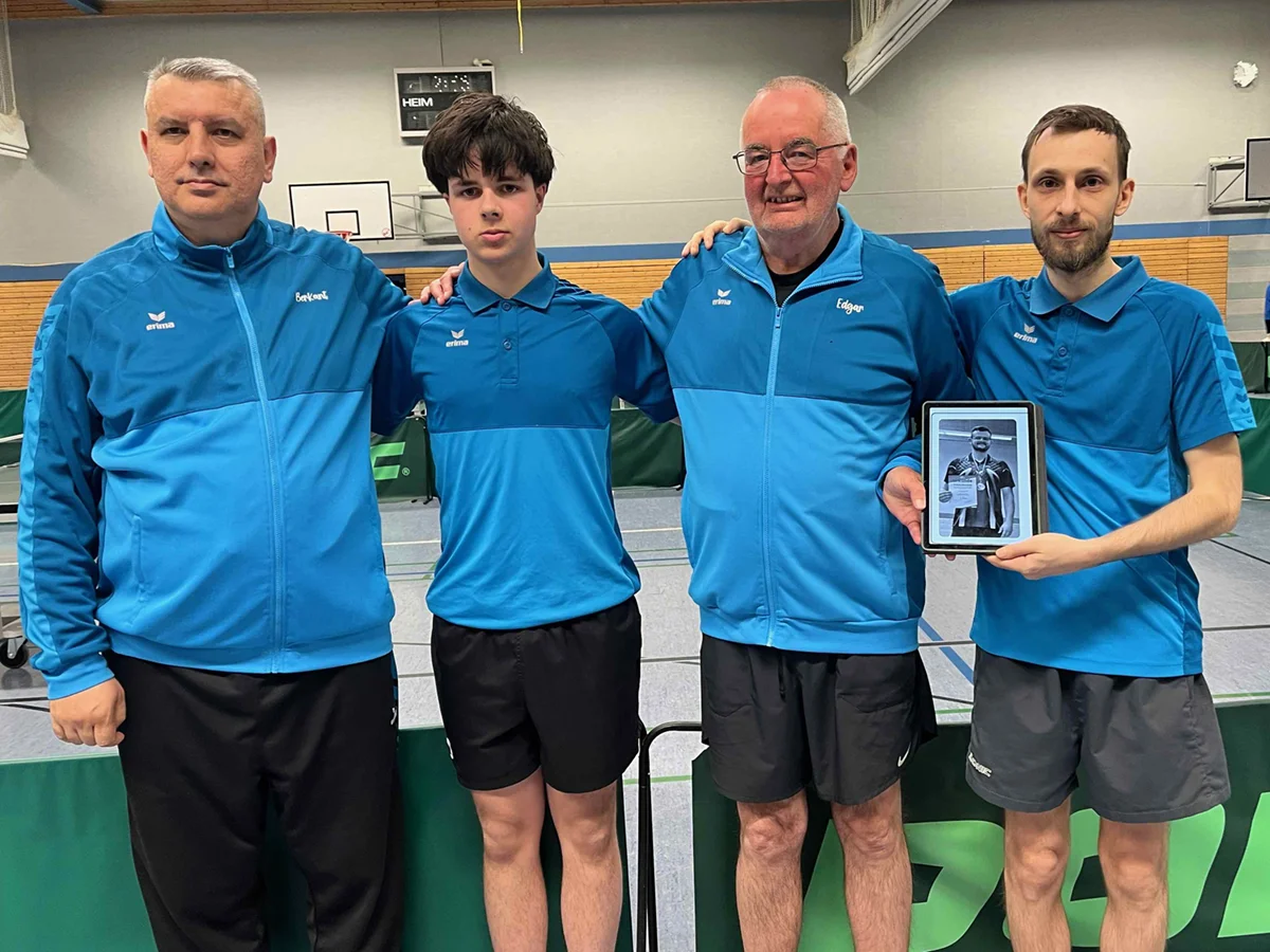TSK Rimbach 1. Herren Mannschaftsfoto, Meister Bezirksliga Süd 2026, Odenwaldhalle Rimbach