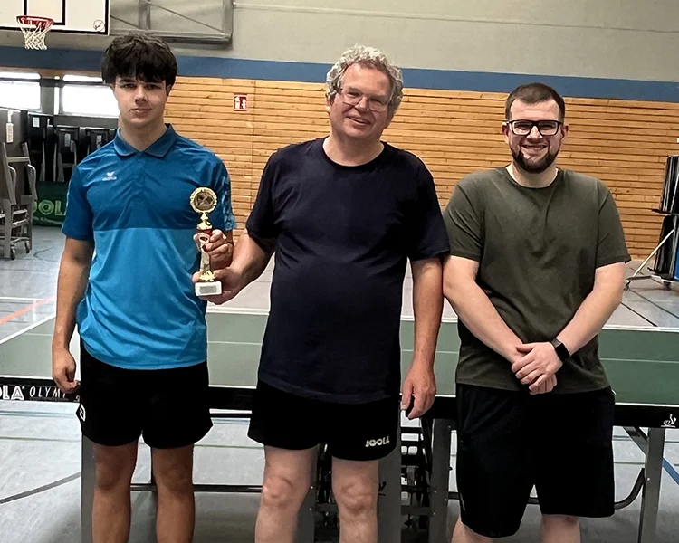 Vereinsmeisterschaften 2026 der TSK: Leon Burkert und Manfred Schork auf Platz 1 sowie Felix Schäfer auf Platz 3 der Leistungsklasse 1.